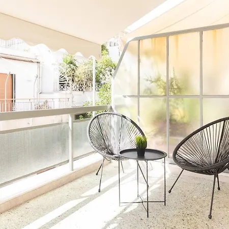 Petite 1br In Exarchia By Upstreet